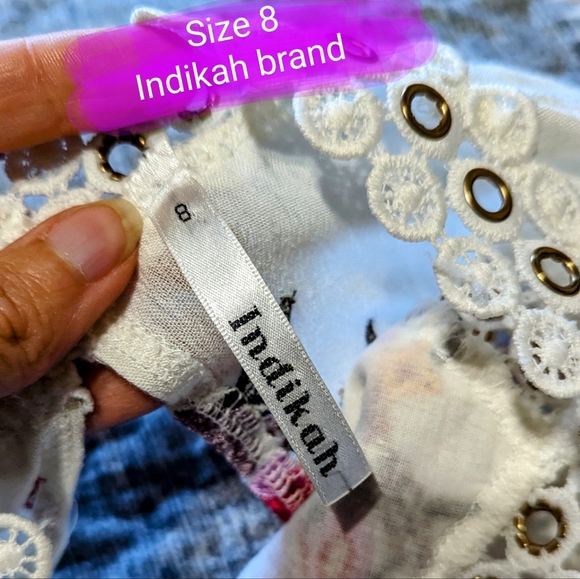 Indikah brand, shorts romper, ladies size 8, white w/gorgeous embroidery details - Picture 2 of 16